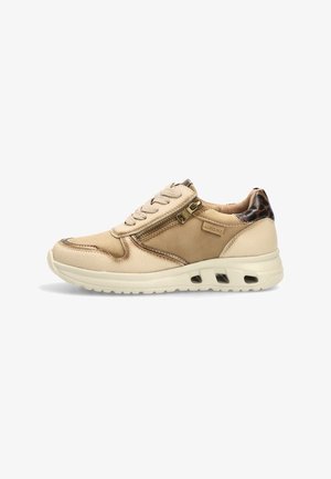 Zapatilla beige y marrón claro con cremallera lateral, cordones en la parte delantera, suela acolchada y detalle de estampado de leopardo en el cuello del talón.