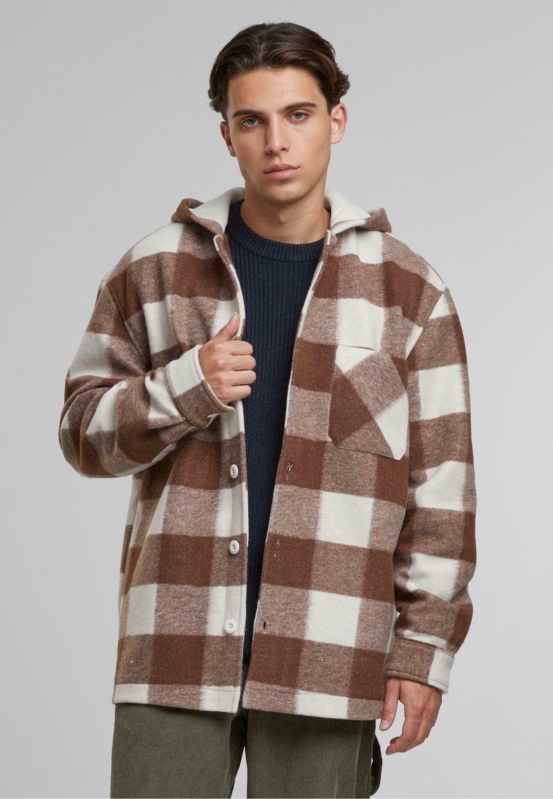 Urban Classics - BIG CHECK WITH HOOD - Summer jacket - whitesand lightrust, Enlarge