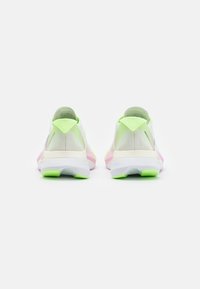 adidas Performance ADIZERO BOSTON 12 - Tenisice za cestovno trčanje - footwear white/core black/green spark