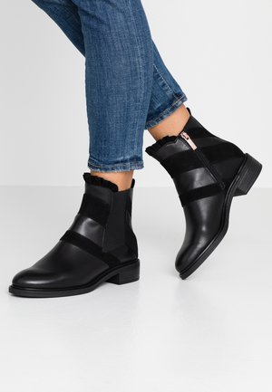 Kotníkové boty - black