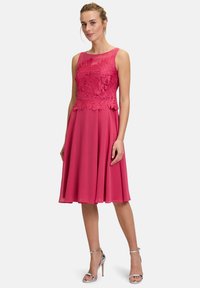 Vera Mont - Sukienka koktajlowa