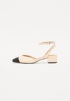 ADRIENA - Klassikalised kontsakingad - beige/black
