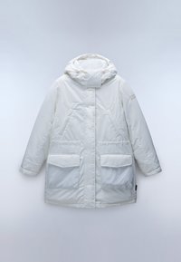 Hvid polstret jakke med hætte, to store forlommer og en glat tekstur. Designet er let oversized med justerbare elementer.