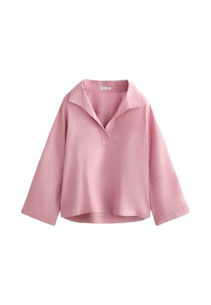 Blusa rosa in lino a maniche lunghe con vestibilità ampia, colletto largo e scollo profondo a V.