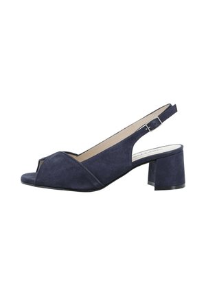 Sandalo slingback in camoscio blu navy con punta aperta, cinturino regolabile con fibbia e tacco basso a blocchetto.