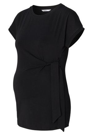 Zwarte zwangerschaps top gemaakt van zachte stof, met korte mouwen, een ronde halslijn en een zijstrikdetail voor een verstelbare pasvorm.