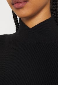 b.young Strickpullover - black