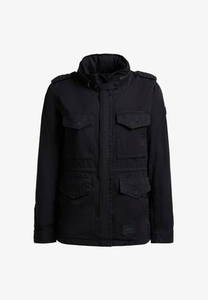 Veste militaire noire avec col montant, fermeture éclair et à boutons, quatre poches à rabat, et épaulettes.