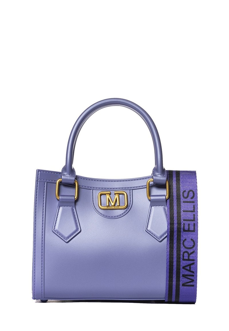 Borsa lilla realizzata in materiale sintetico liscio, con hardware dorato, doppi manici e una tracolla laterale con il testo "MARC ELLIS" in viola e nero.