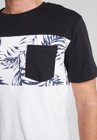 Pier One T-shirt estampada - white/black