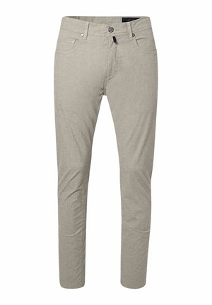 Pantaloni grigio chiaro a taglio slim con bottone sul davanti, chiusura con zip, passanti per cintura e stile cinque tasche, mostrati su sfondo bianco.