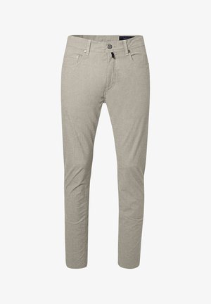 Pantaloni grigio chiaro a taglio slim con bottone sul davanti, chiusura con zip, passanti per cintura e stile cinque tasche, mostrati su sfondo bianco.