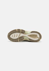 ASICS SportStyle GEL-1090V2 - Sneakers basse - dark pewter/white sage