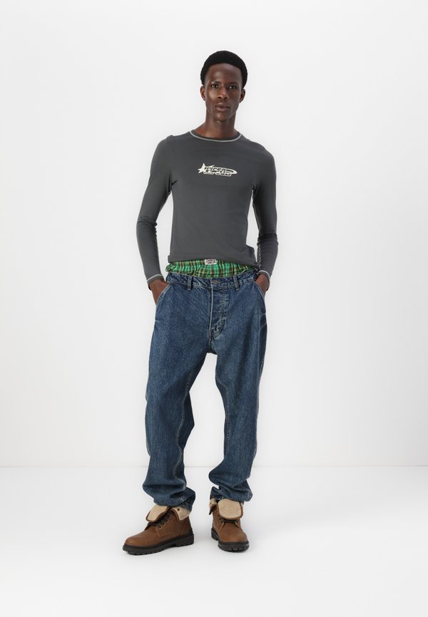 DOMINO - Straight leg jeans3