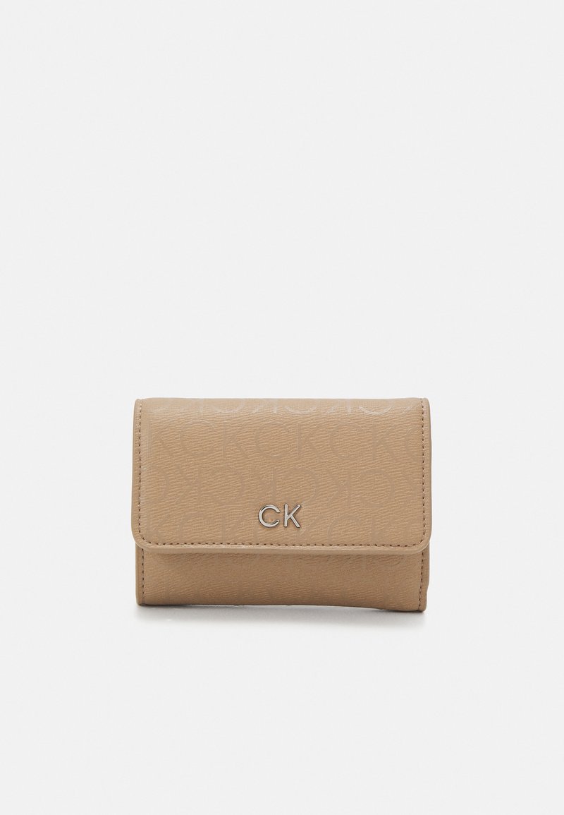 Calvin Klein DAILY SMALL TRIFOLD - Lommebok - chanterelle