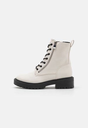 ONLY SHOES ONLBOLD - Plateaustiefelette - white