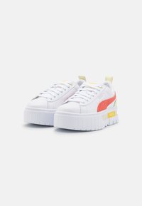 Puma MAYZE - Sapatilha de treino - white/pistachio
