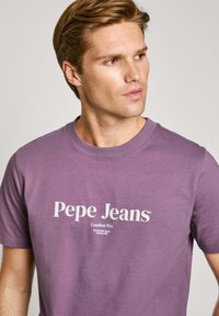 Pepe Jeans DALE  - Apdrukāts T-krekls - aubergine purple