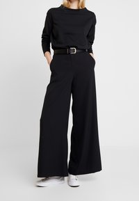Esprit Pitkähihainen paita - black