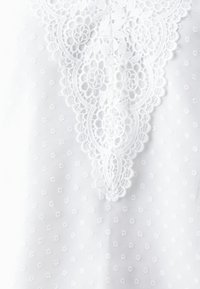 VILA VIFIE DOBBY V NECK - Blouse - snow white