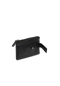 Mustan nahkaisen lompakon pussi, jossa on vetoketjukiinnitys, napppikiinnitys ja ommeltuja yksityiskohtia. Sisältää pienen lenkin helppoa kantamista varten.