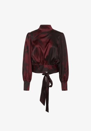 Burgundi sametist lühike pluus pikkade varrukatega, kõrge kaelusega, puffvarrukatega, elastse vöökohtadega ja vöö peal seotud detailiga.