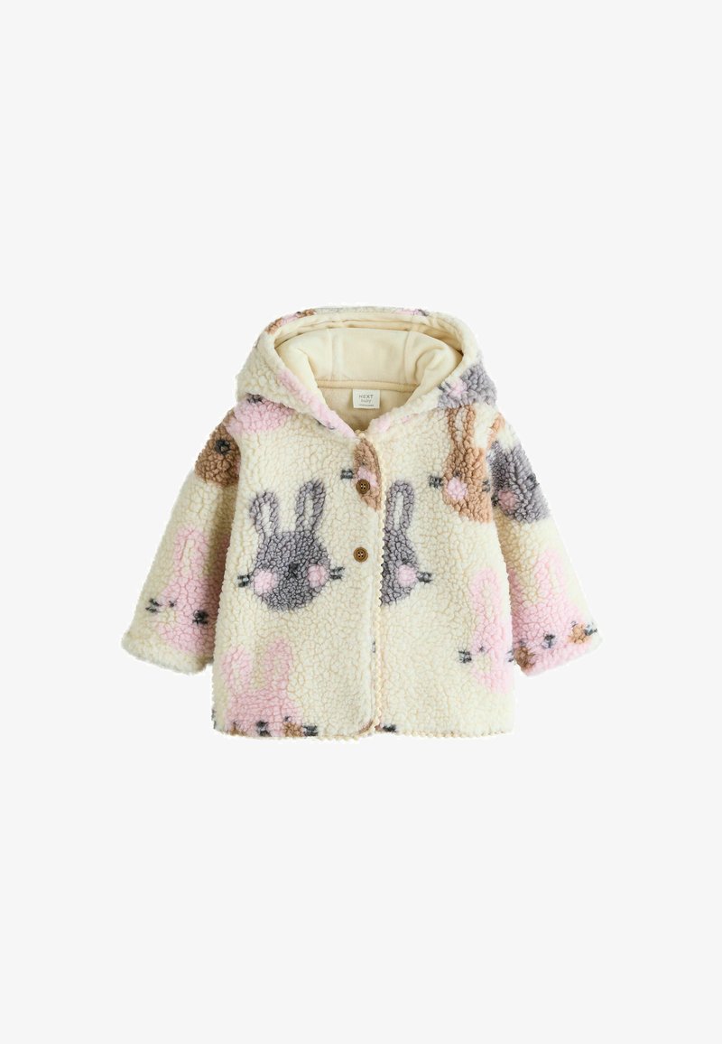 Babyjacke aus cremefarbenem Sherpa mit Kapuze, Holzknöpfen und pastellfarbenen Hasengesichtern in Pink, Grau und Braun.