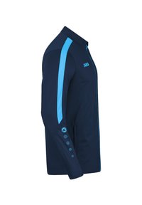 Giacca navy con accenti azzurri, colletto rialzato, maniche lunghe e dettagli in bottone sui polsini. Realizzata in un tessuto liscio e resistente.