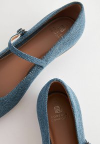 Next WIDE FIT FOREVER COMFORT MARY JANE - Pahkluurihmadega baleriinad - denim