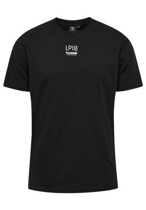 Zwarte t-shirt met korte mouwen van katoen, met op de voorkant de witte logo tekst "LP10 hummel". Ronde halsontwerp, comfortabele pasvorm.