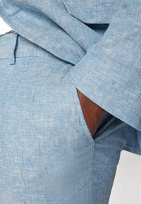 Jack & Jones PREMIUM JPRRIVIERA SLIM FIT SET - Dress - troposphere