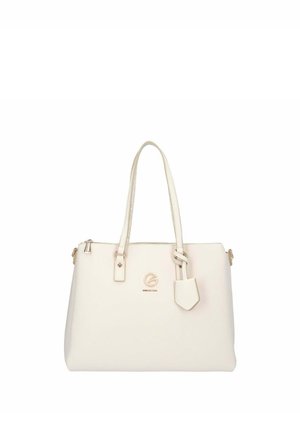 Borsa a mano in pelle color crema con doppi manici superiori, una piccola targhetta decorativa attaccata e un logo dorato al centro davanti.