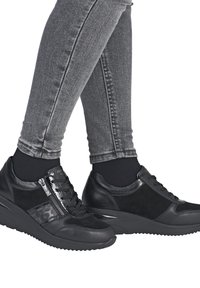Remonte Sneaker low - schwarz