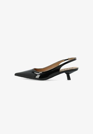 Pompe slingback en cuir verni noir avec un bout pointu et un petit talon carré. Présente une texture lisse et un design minimaliste.