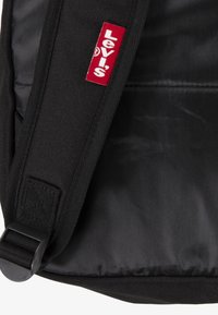 Levi's® CORE BATWING BACKPACK - Malý batoh  - black