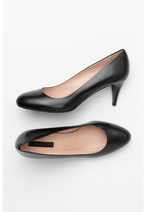 BOSS Pumps - black
