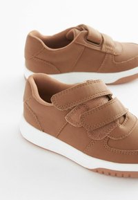Next STANDARD FIT - Krõpsuga jalatsid - tan brown