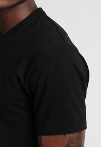 Ceceba 2 PACK - Hemd - black