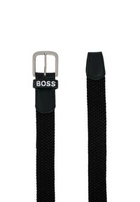 Cintura intrecciata nera con fibbia in metallo argentato. Presenta dettagli in pelle e la scritta "BOSS" ricamata in bianco sulla fascia in pelle.