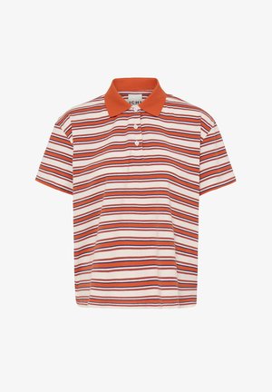 Polo rayé avec un col orange uni, des manches courtes et une patte de boutonnage à trois boutons. Les couleurs incluent des rayures blanches, rouges et bleues.