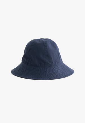 Marineblauwe katoenen bucket hat met een brede, gestikte rand en een afgeronde kroon, afgebeeld tegen een witte achtergrond.