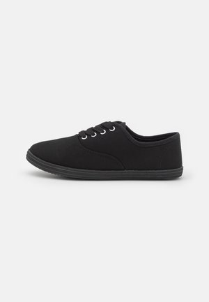 Sneakers - black