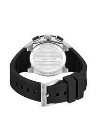 Orologio Cerruti 1881 con cassa posteriore in acciaio inox, cinturino in gomma nera, dettagli argentati e incisioni del marchio. Resistente all'acqua.