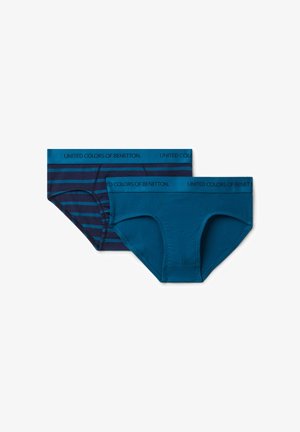 Zwei Paare blauer Unterwäsche: eine einfarbig in Teal, die andere navy mit dunkelblauen Streifen. Beide besitzen einen Bund mit dem Logo "United Colors of Benetton".