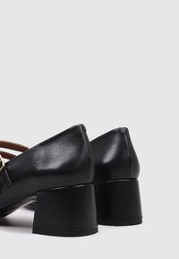 Sandra Fontán BAKAIKU - Bailarinas con hebilla - black