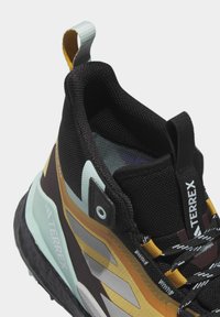 Adidas Terrex FREE HIKER 2.0 GORE-TEX® - Scarpa da hiking - preloved yellow/silver/semi flash aqua