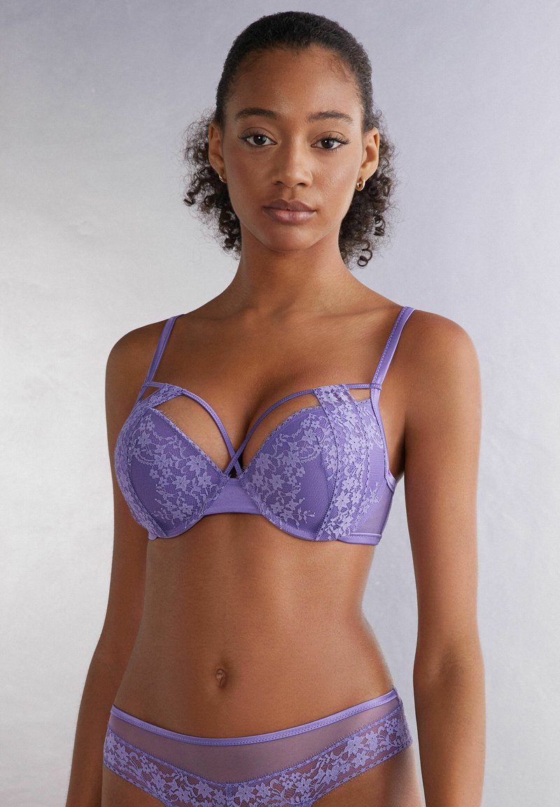 intimissimi-elettra-secret-party-podprsenka-s-kosticemi-violett-j