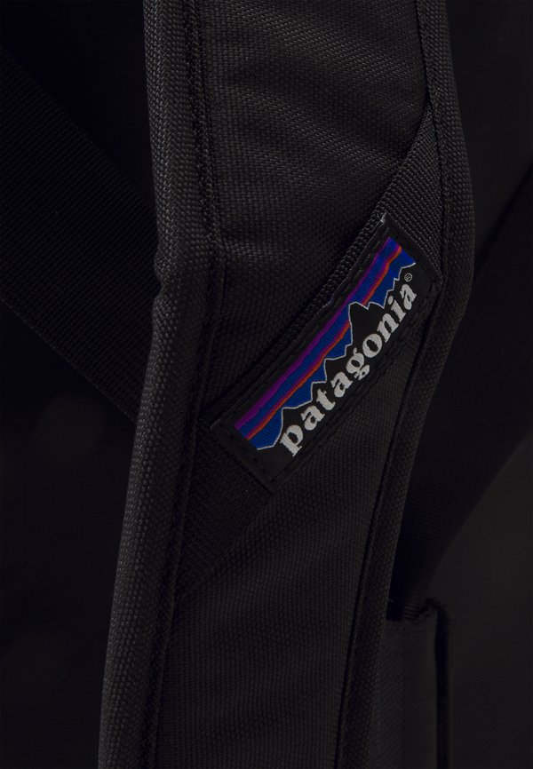 BLACK HOLE DUFFEL 40L UNISEX - Holdall2