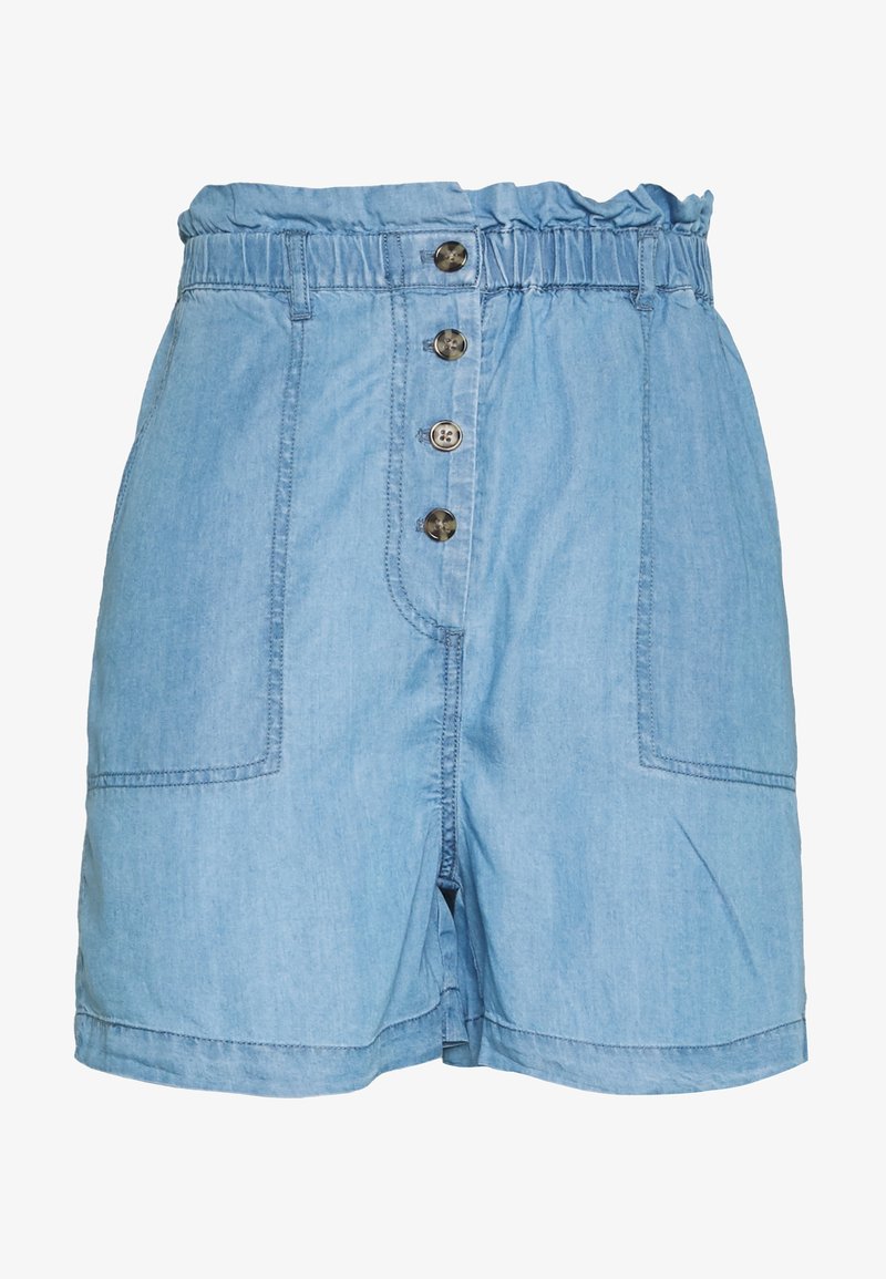 Pantalones cortos de chambray azul con cinturilla elástica, cierre de botón frontal y dos bolsillos laterales; tejido ligero con una textura suave.