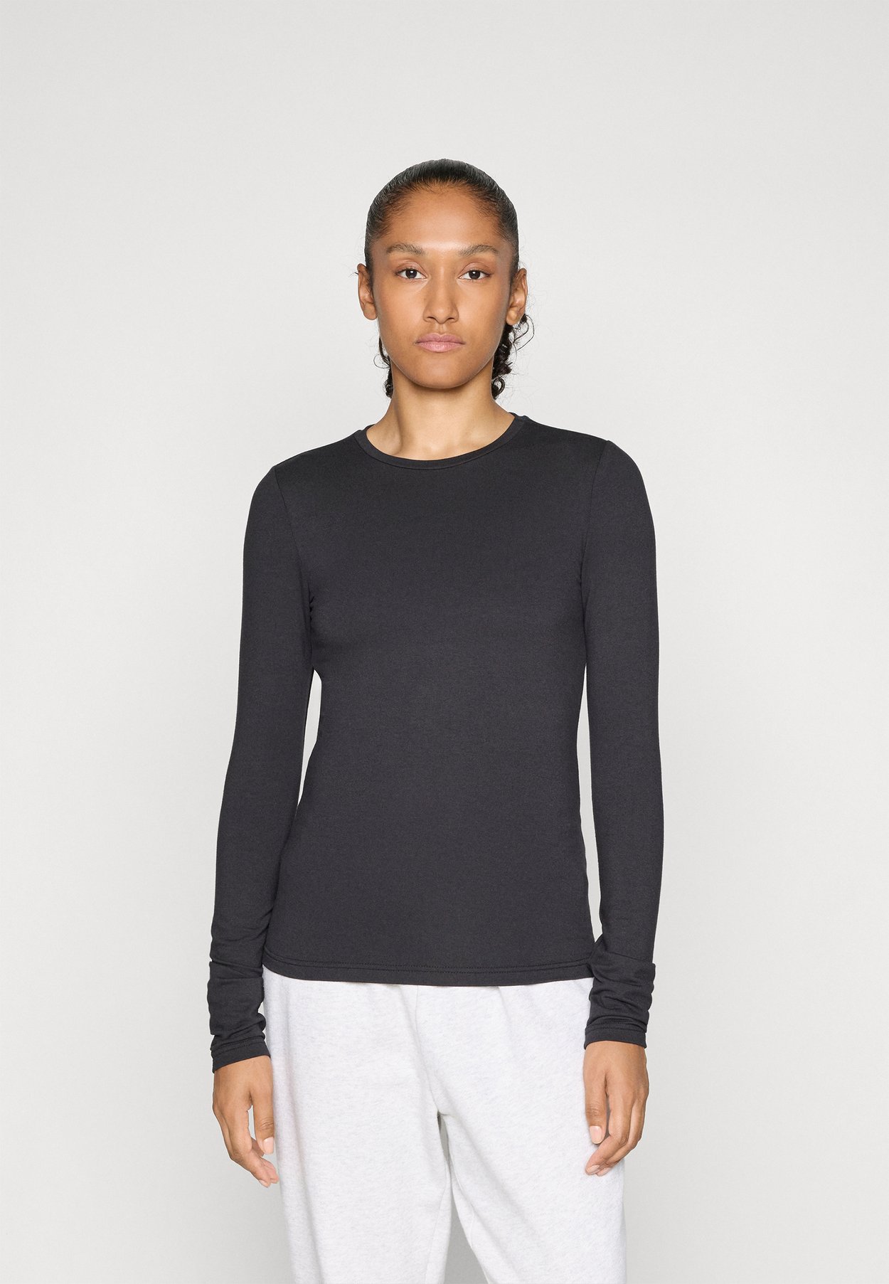 ONPFENIA SLIM TOP